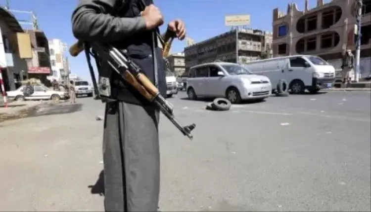 نقاط حوثية يلاحقون عناصرهم الفارين من جبهات تعز