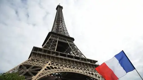 زعيم  حزب فرنسي يهاجم دول أوروبا لتخصيصها أموالا ل...