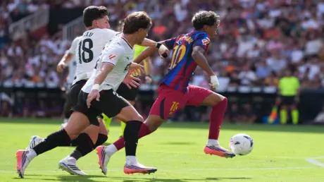 برشلونة يكتسح فالنسيا بخماسية وينفرد بصدارة "الليغ...