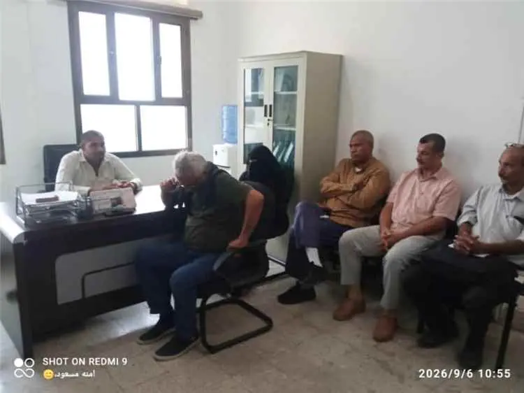 مدير تربية خورمكسر يناقش مستوى الأداء التعليمي بالمديرية ويشدد على النزول الميداني للمدارس