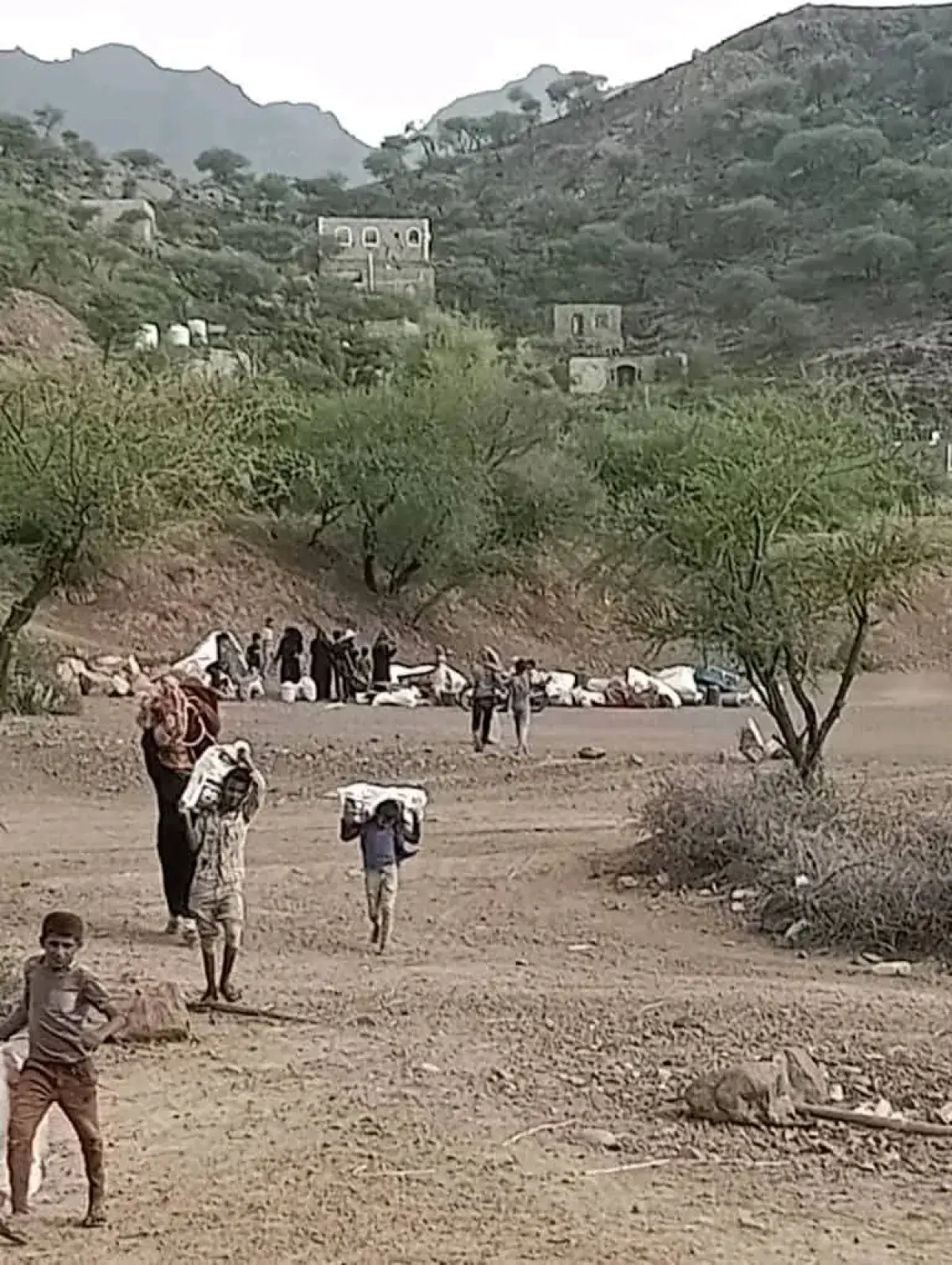 بيانات أممية: التصعيد الحوثي بتعز يدفع نحو 1800 أس...