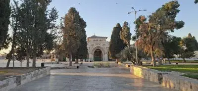 محافظة القدس: 800 قرار إبعاد عن الأقصى