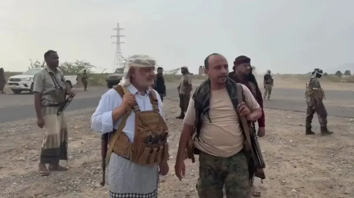 محافظ الحديدة يؤكد جاهزية القوات لاستكمال تحرير ال...