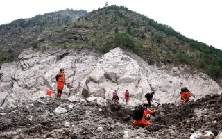 المعبر بين الصين ونيبال يتحول إلى رمز مأساوي للدما...