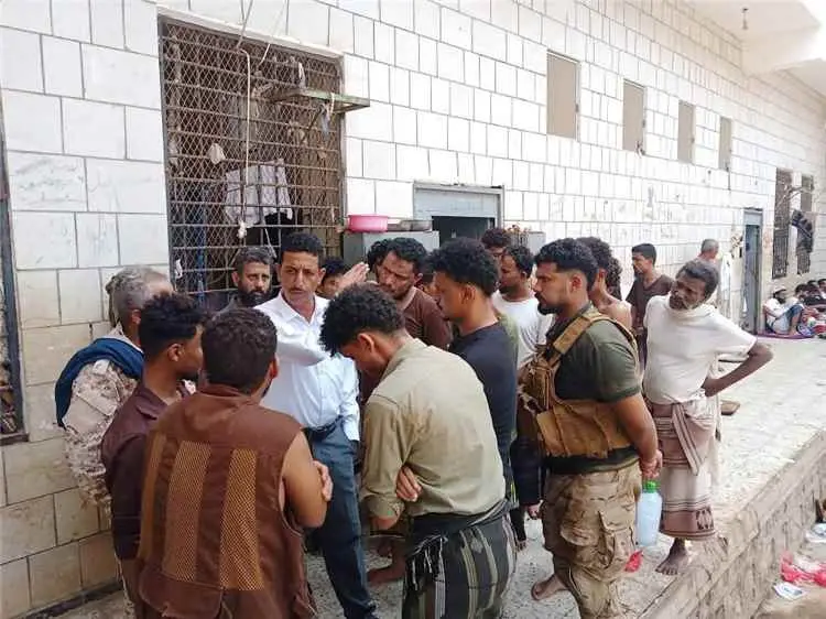 نيابة جعار تتفقد أوضاع السجناء في السجن المركزي بأ...
