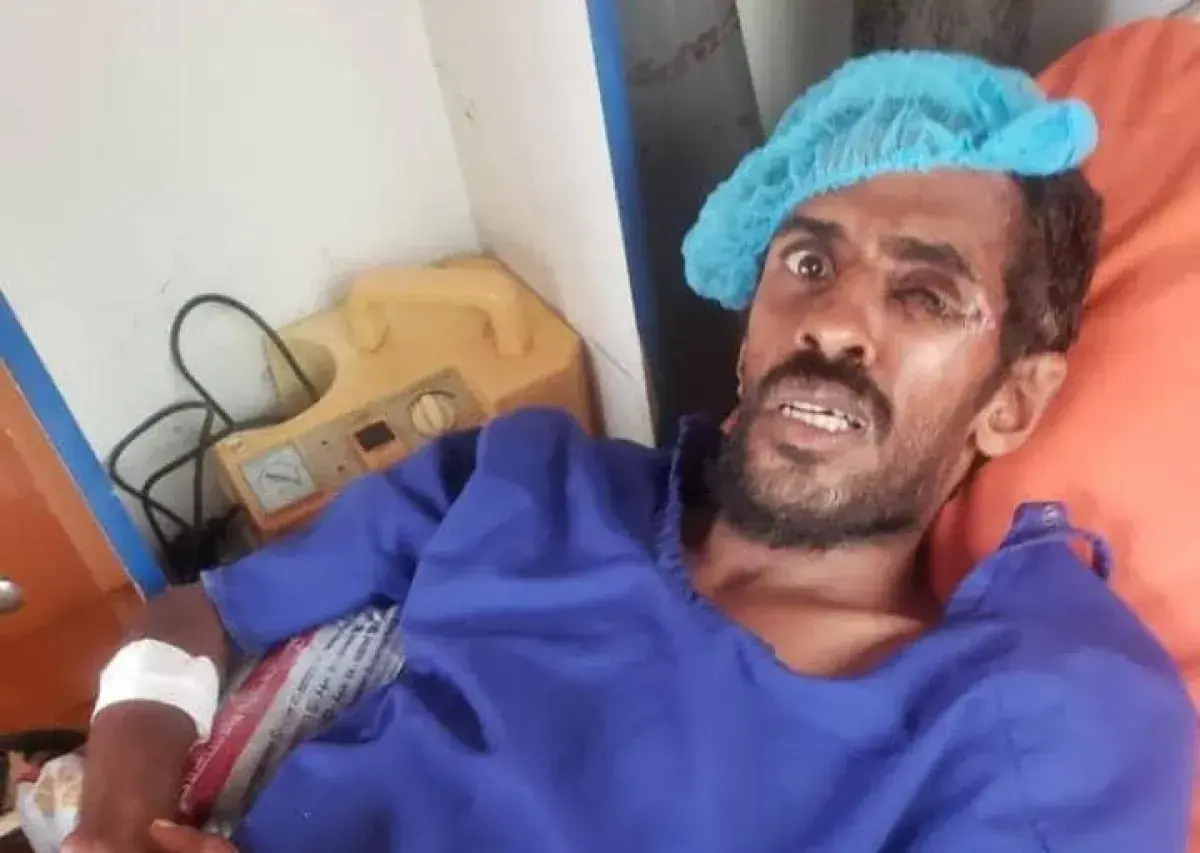 مقتل مدني بقذيفة حوثية في الحديدة ودفنه بمنزله