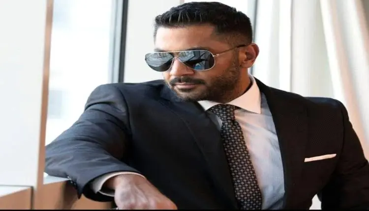 أحمد فلوكس يعلن مغادرته المستشفى بعد خضوعه لعملية جراحية في الكتف