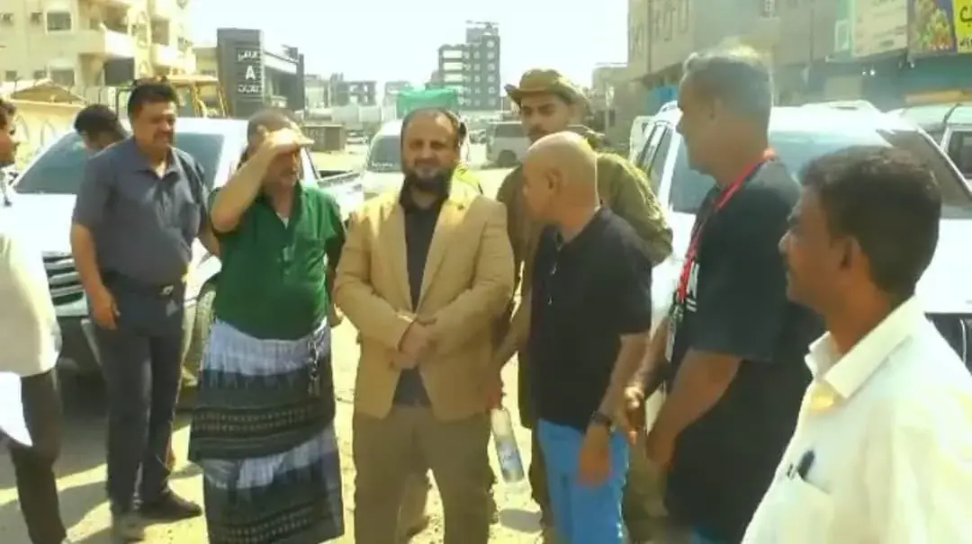 اليزيدي يتفقد أعمال تسوية طريق محطة الوالي – مسجد...