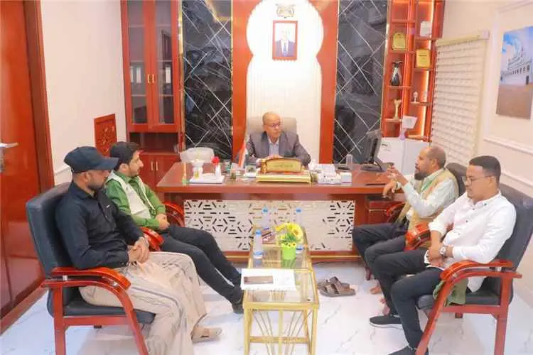مدير عام سيئون يناقش مع فريق مشروع سلاسل القيمة ال...