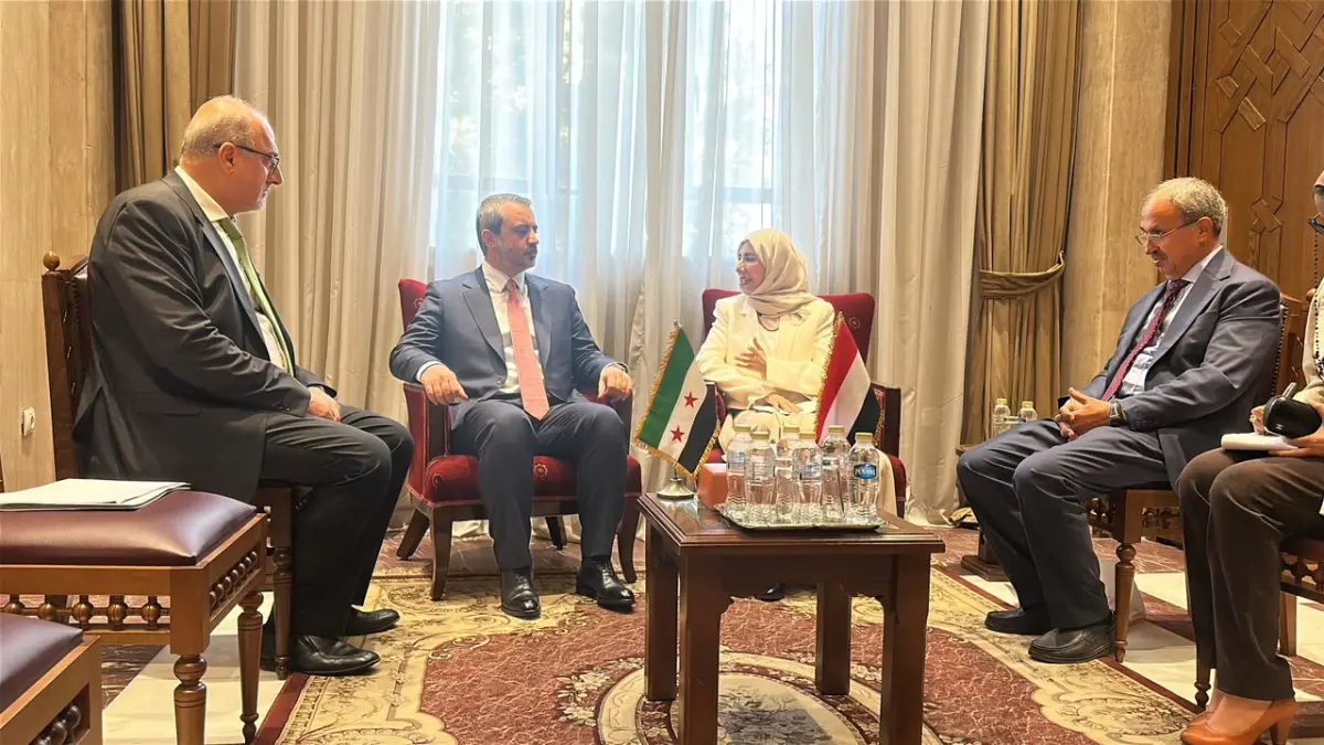 وزيرة الخارجية تبحث مع نظيرها السوري العلاقات الثن...