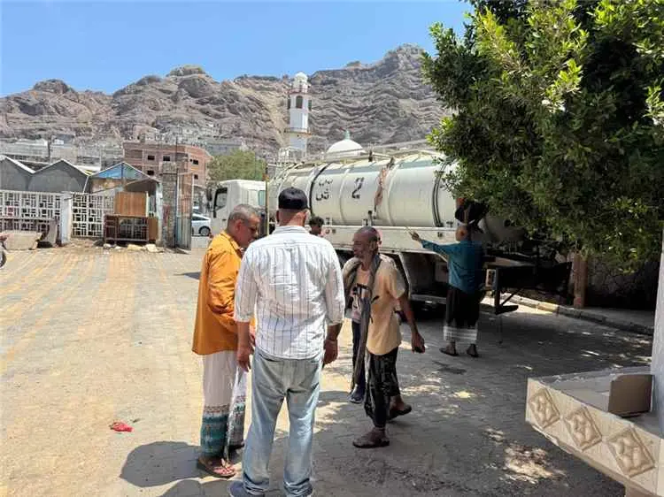 مدير صيرة يشرف على أعمال فتح انسدادات وتصفية مناهل...