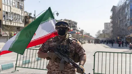الاستخبارات الإيرانية تعلن تفكيك خلية إرهابية تابع...