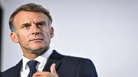 ماكرون يدعو بروكسل لتشريع أوروبي يحظر مواقع التواص...