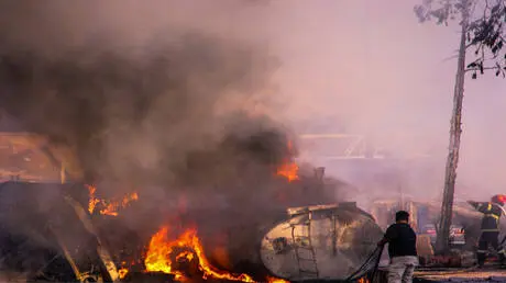 الإعلام الإيراني ينشر فيديو لحادث انفجار صهريج بنز...