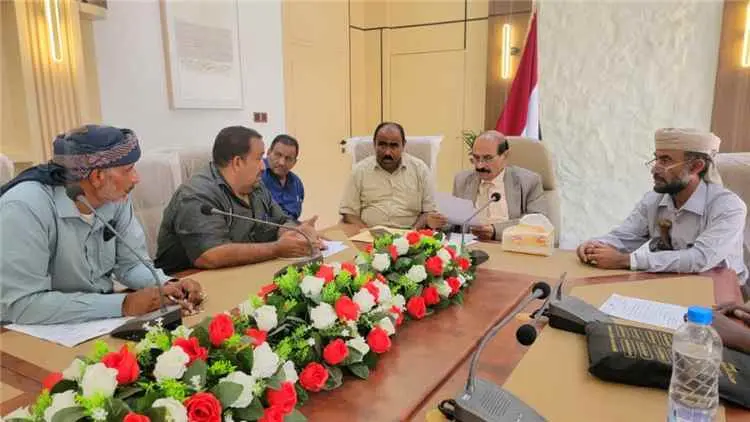 مناقشة عمل ونشاط الصندوق الاجتماعي في شبوة.