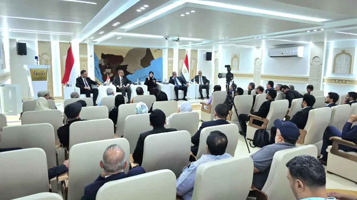 وزيرة الخارجية تؤكد الحرص على تطوير الأداء القنصلي وتعزيز التواصل مع الجاليات اليمنية