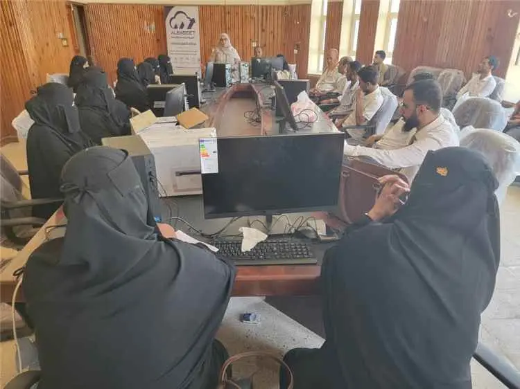 عدن.. تدشين برنامج تدريبي لتفعيل الأنظمة المحاسبية...