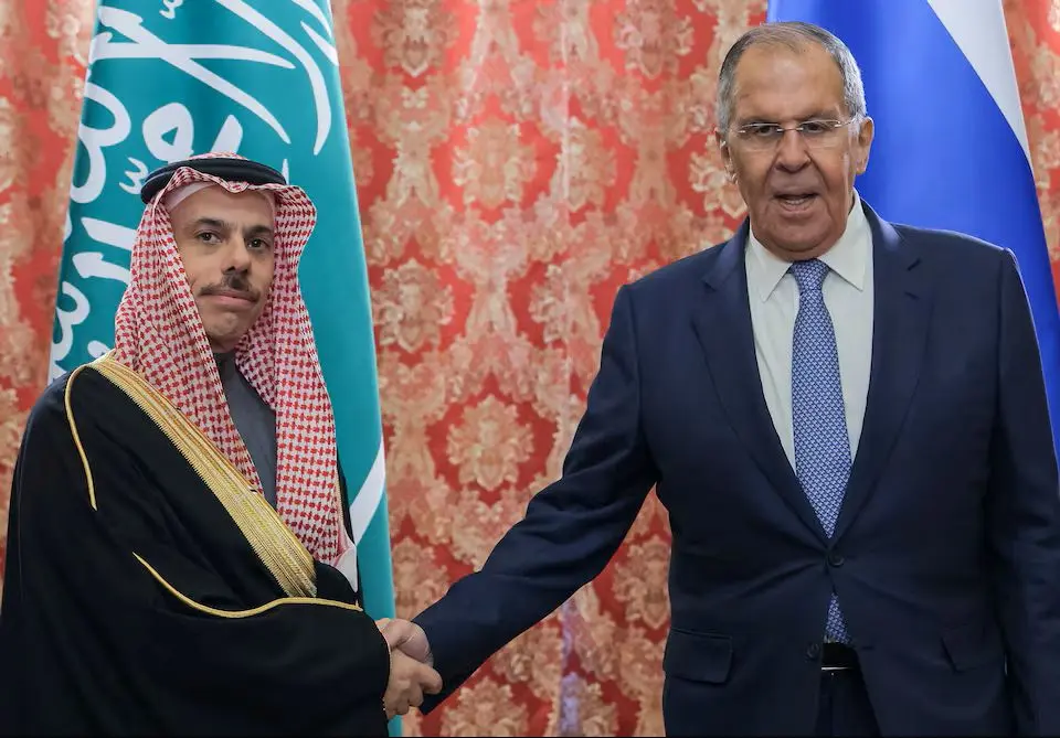 وزير الخارجية الروسي يفاجئ الحوثيين بتحذير صريح: ه...