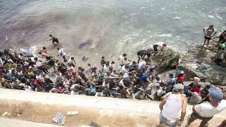 إسبانيا.. رئيس سبتة يستنجد بالاتحاد الأوروبي لمواج...
