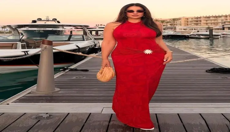 درة تشارك في ترند الثمانينيات بصورة عفوية من الطفو...