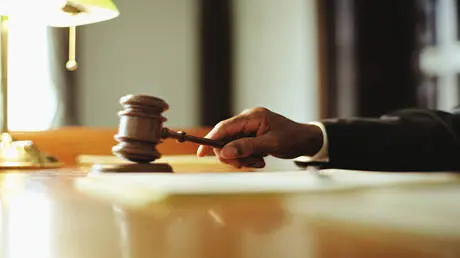 العراق يرسم آلية لمحاكمة الموقوفين الأجانب المنقول...