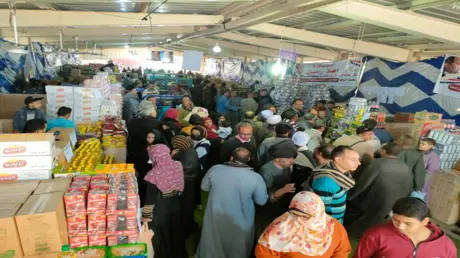 مصر تطلق مبادرة لخفض أسعار 12 سلعة أساسية