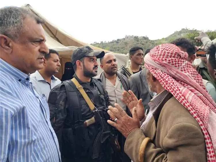الشيخ صهيب سلطان البركاني يتفقد جبهة الكدحة وأوضاع...