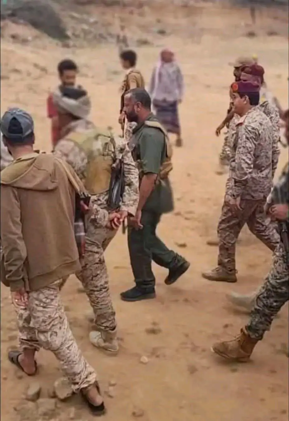 وزير الدفاع يفاجئ جبهات الضالع.. رسالة ميدانية ورفع الجاهزية في مواجهة الحوثيين
