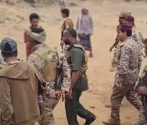 من جبهات الضالع.. وزير الدفاع يشدد على التحلي بالج...