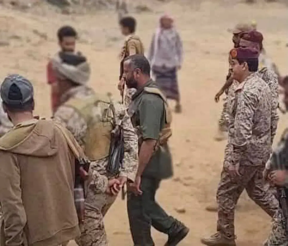 وزير الدفاع يتفقد جبهات الضالع ويشيد ببطولات القوا...