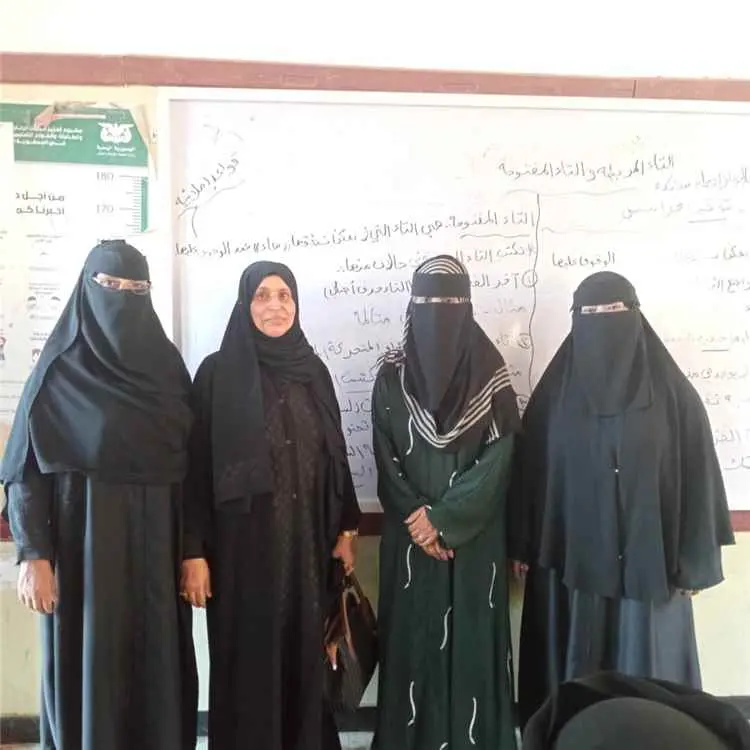 مديرة الاختبارات ليلى محيرز تزور مركز المصموم لمحو...