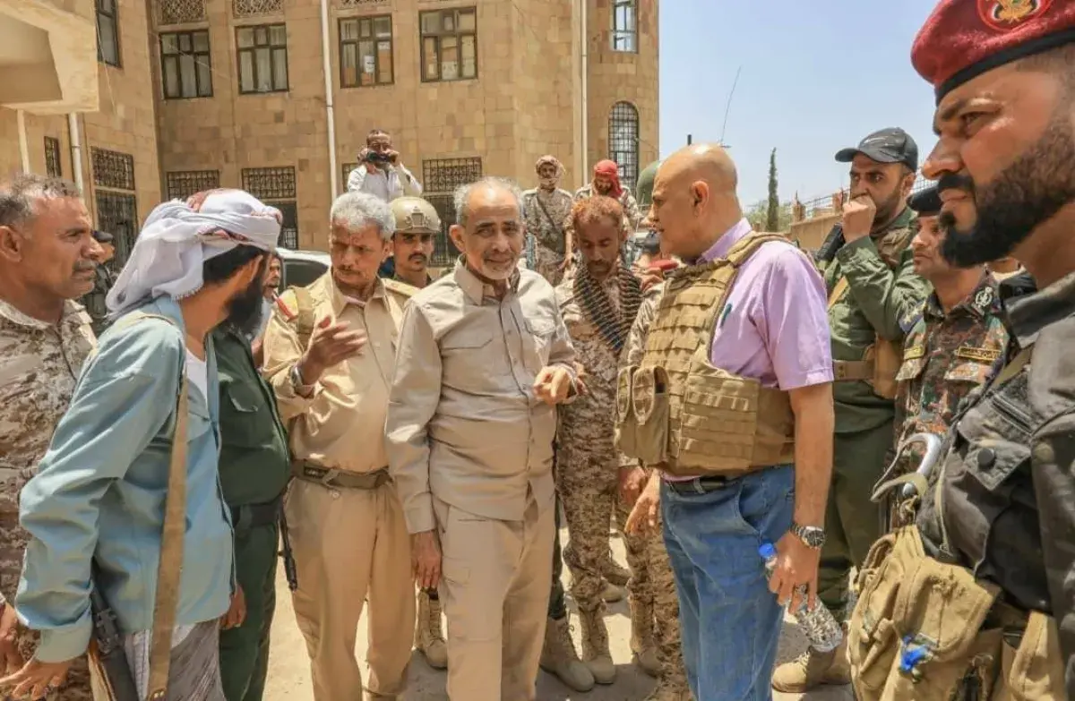 الصبيحي يتفقد جبهات تعز ويشدد على رفع الجاهزية وال...