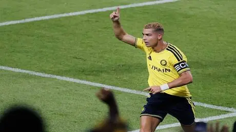رقم صمد 87 عاما.. الأسطورة رونالدو يضع النصر على ع...