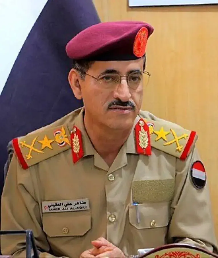 باحث سعودي حاصل على وسالم الملك فيصل يعلق على ما حدث لوزير الدفاع بالضالع ويصفها بالخيانة العظمى