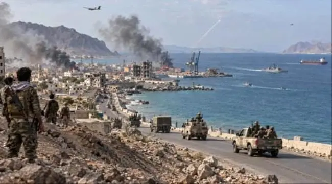 المخا تسقط والنيران تتمدد.. ماذا يحدث في اليمن؟