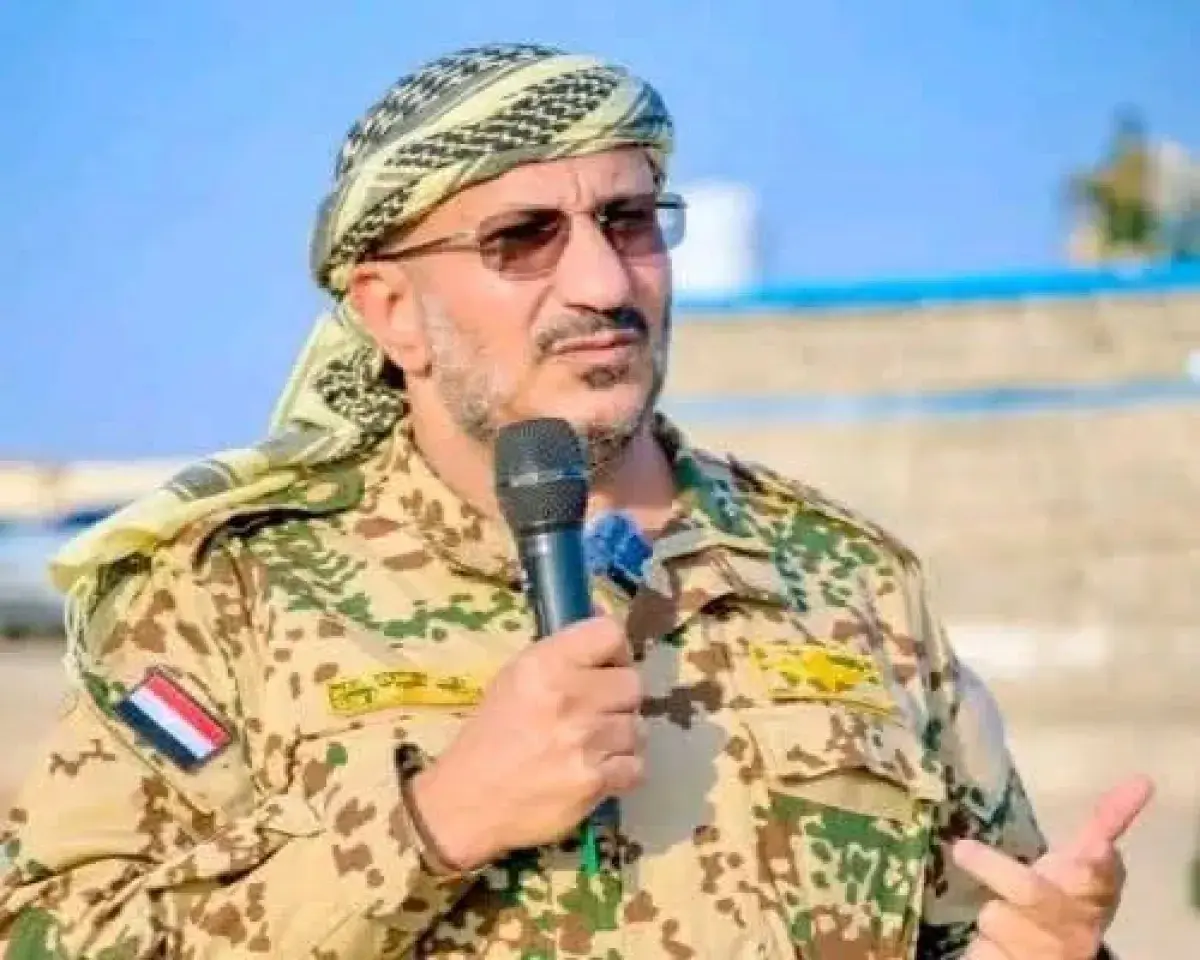 الفريق طارق صالح يوجه بإعادة ترتيب صفوف القوات الم...