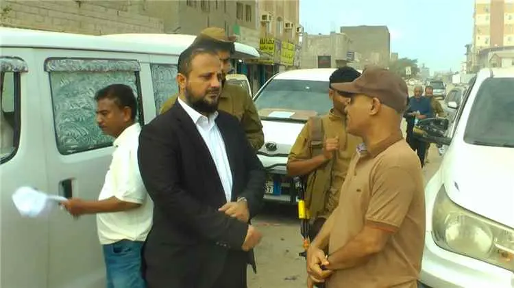 اليزيدي يطلق حملة لإزالة البناء العشوائي والعوائق وفتح وتسوية طريق محطة الوالي – مسجد عمر بن عبدالعزيز