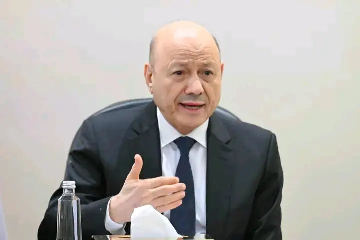 أول تعليق للرئيس العليمي على أحداث الساحل الغربي: الوضع في باب المندب ليس شأنًا يمنيًا فقط والتهديد يصل البحر الأحمر وقناة السويس