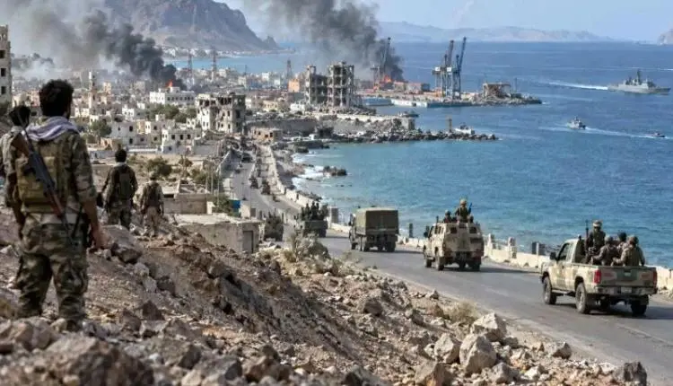 صحيفة دولية: سقوط المخا يتجاوز المكسب الميداني ويغيّر حسابات باب المندب