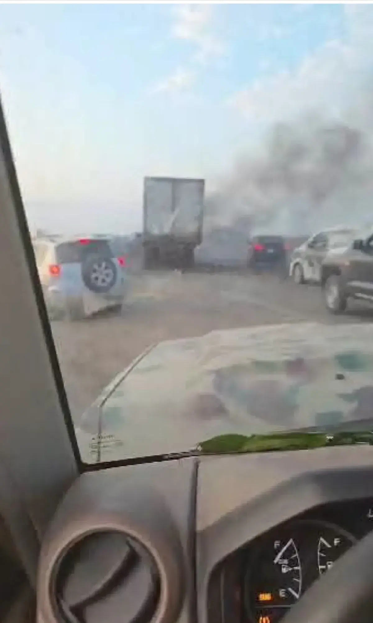 الحوثيون يستهدفون قافلة نازحين متجهة إلى عدن وسقوط...