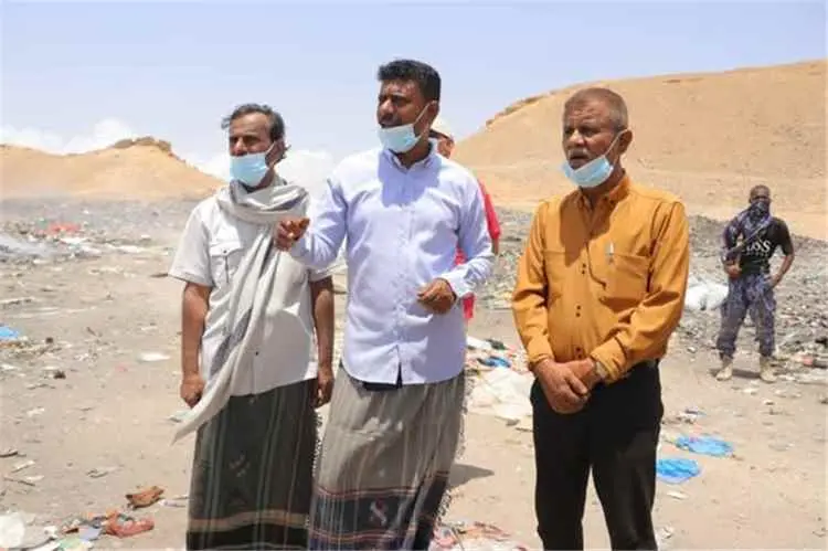 جهود رقابية بالشحر تُسفر عن ضبط وإتلاف 7.5 طن من ا...