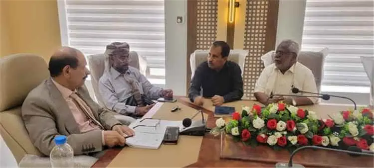 الوكيل الدغاري يناقش مع مدير عام مديرية ميفعة أوضا...