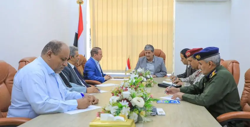 اجتماع في مأرب يدعو لتوحيد الخطاب الإعلامي ومواجهة الشائعات بمهنية وفاعلية