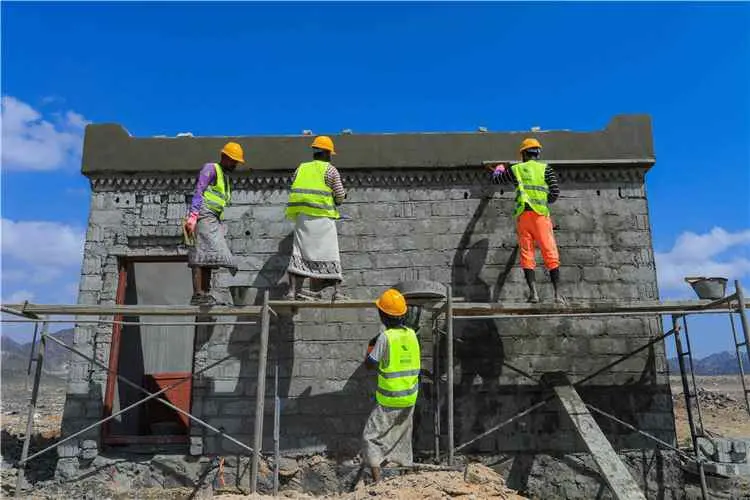 مركز الملك سلمان للإغاثة يقترب من استكمال 114 مسكن...