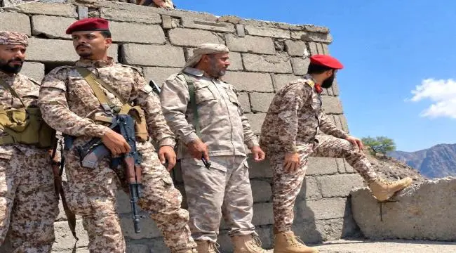 محافظ أبين في قلب النار: الهيثمي يتفقد ثره والحلحل ويشيد بثبات الرجال.