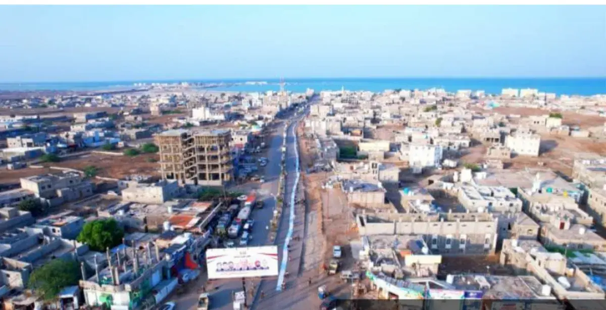 مليشيا الحوثي تنهب محتويات منازل في المخا وتثير حا...