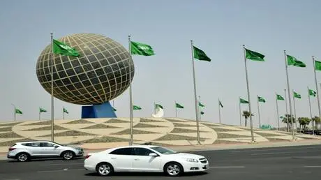 السعودية.. إصابتان وسقوط مقذوف حوثي على مسجد ومبان...