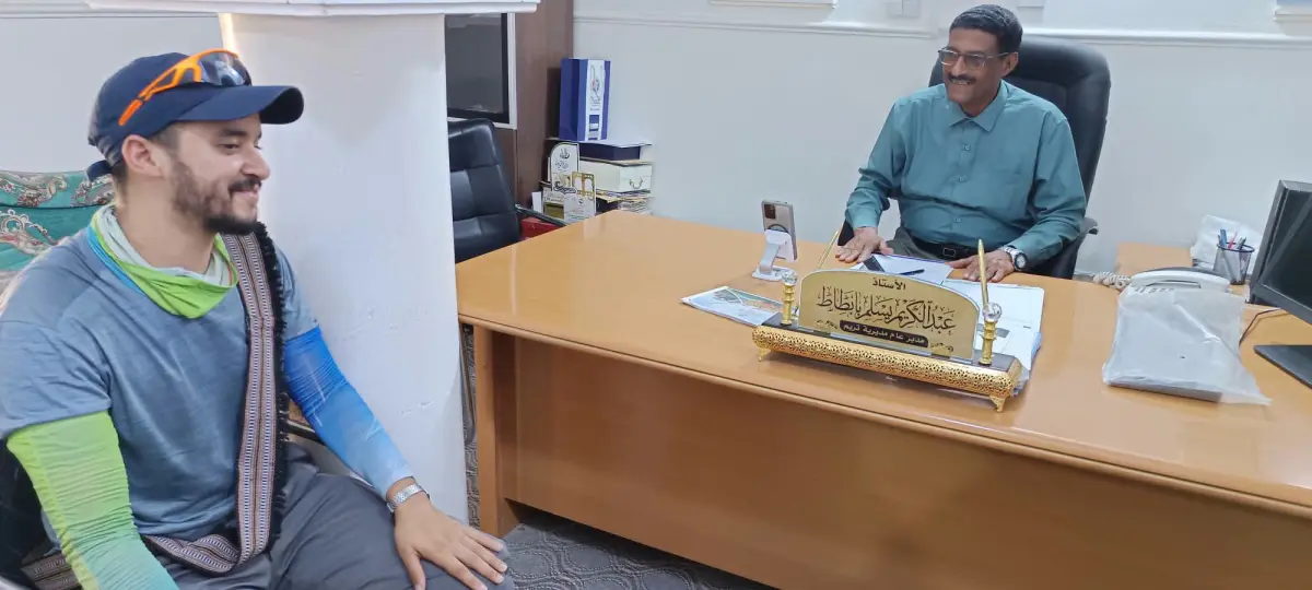 مدير عام تريم يستقبل الرحالة المغربي محسن الفلاحي