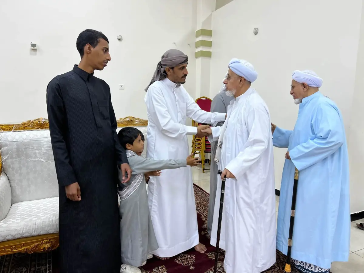 قيادات حكومية وعسكرية وأمنية وشخصيات اجتماعية تقدم...
