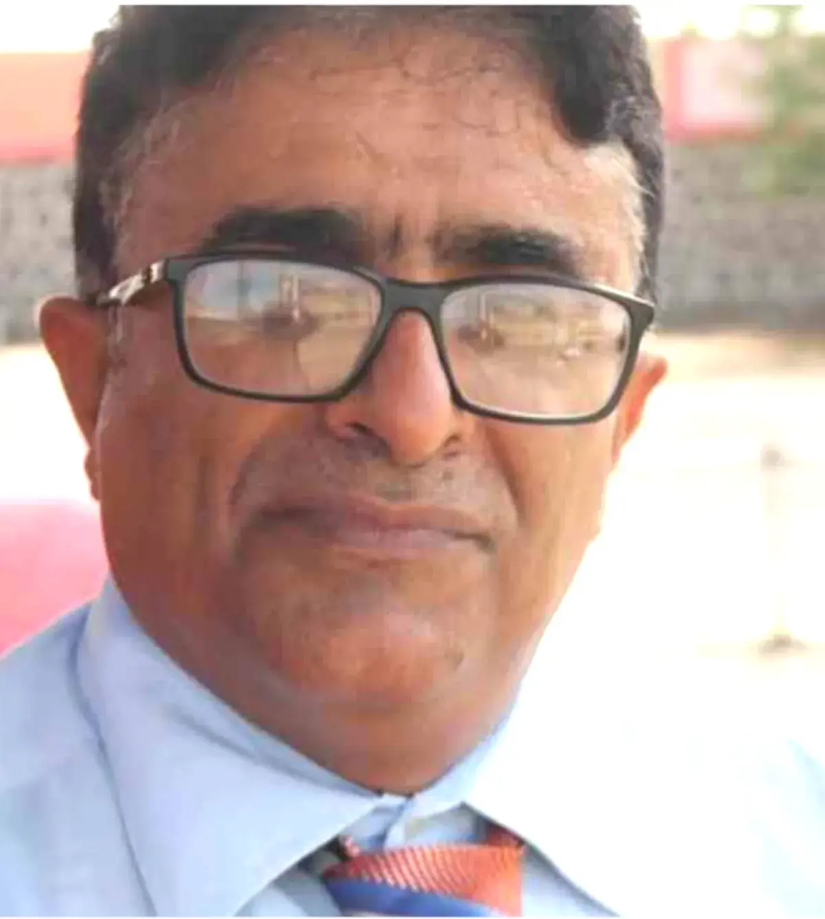 مليشيا الحوثي تخطف صحفياً من منزله في المخا بتعز